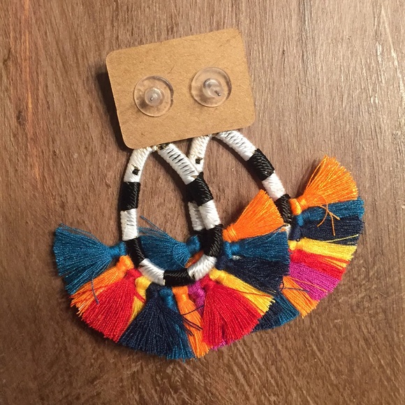 Fashionable Multi Colored BaubleBar Style Earrings - Picture 4 of 5